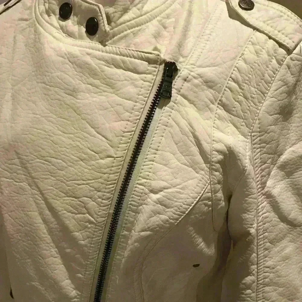 Bomber Jacket - Picture 5 of 7
